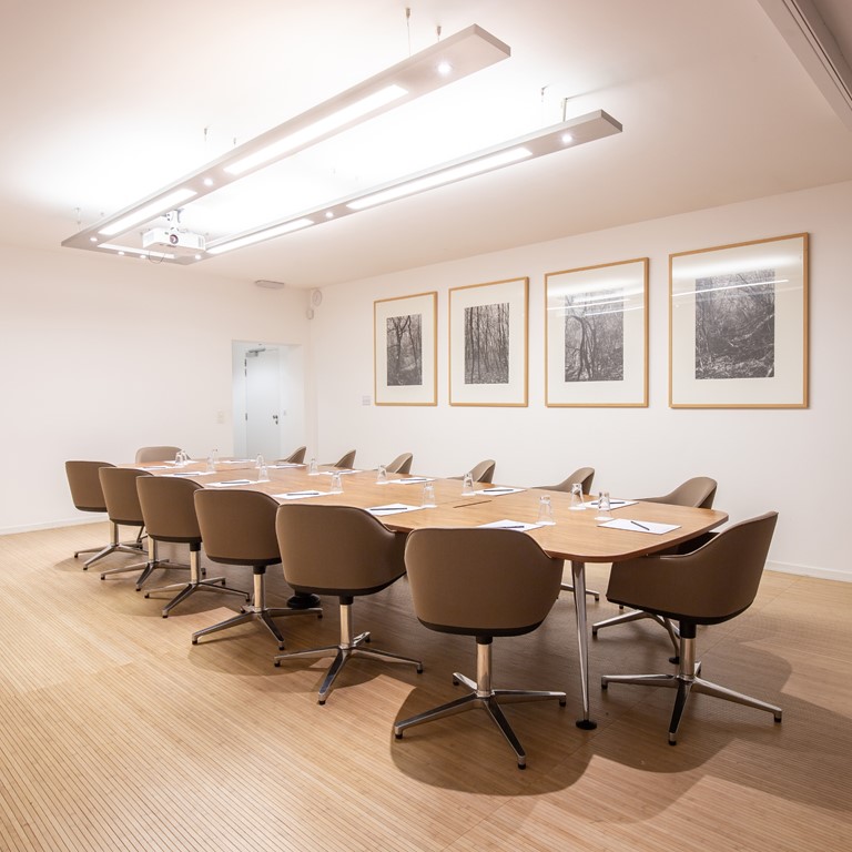 L42_brussels_space_home_Link02_boardroom